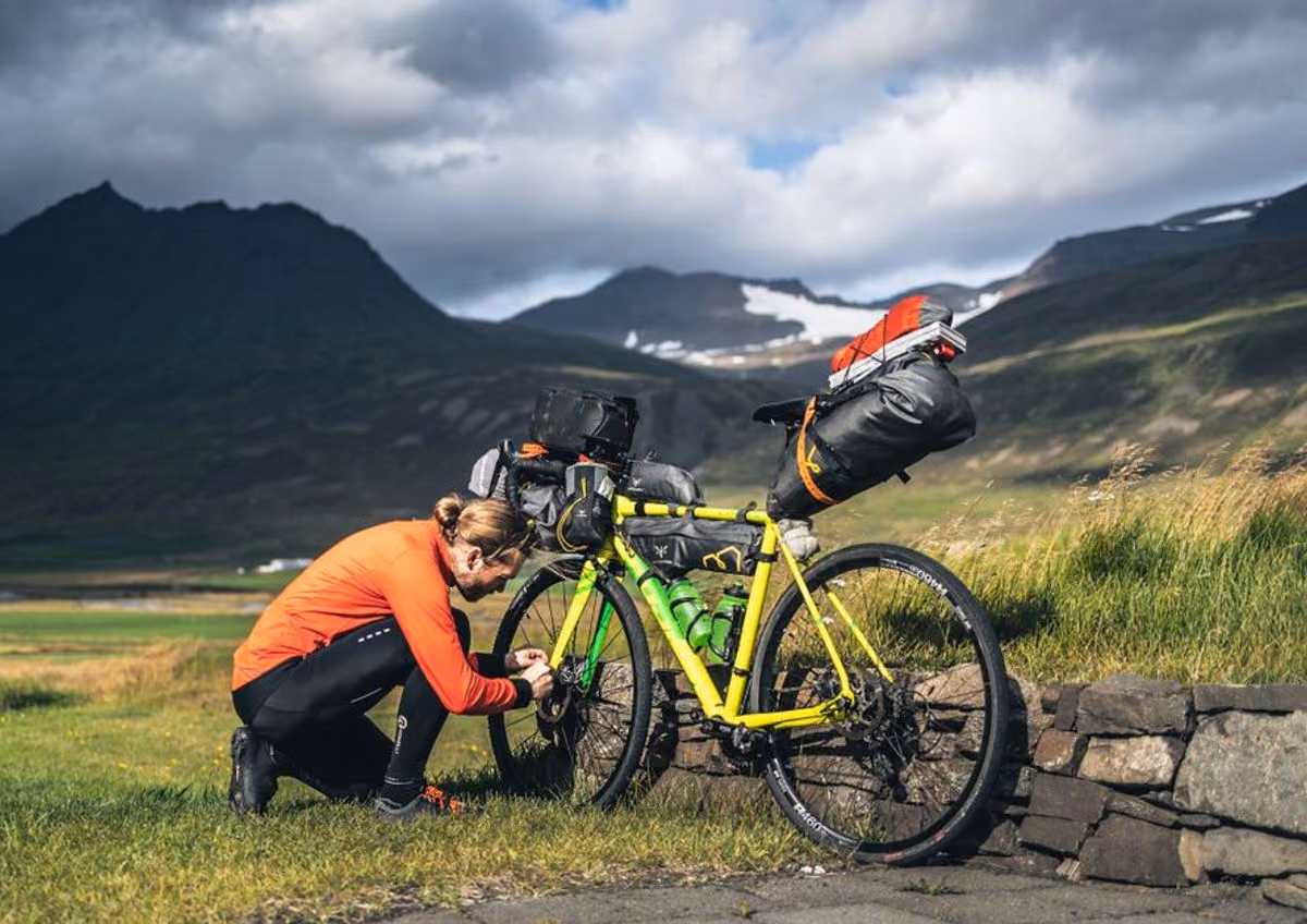 10 astuces pour voyager léger à vélo et profiter pleinement de votre aventure